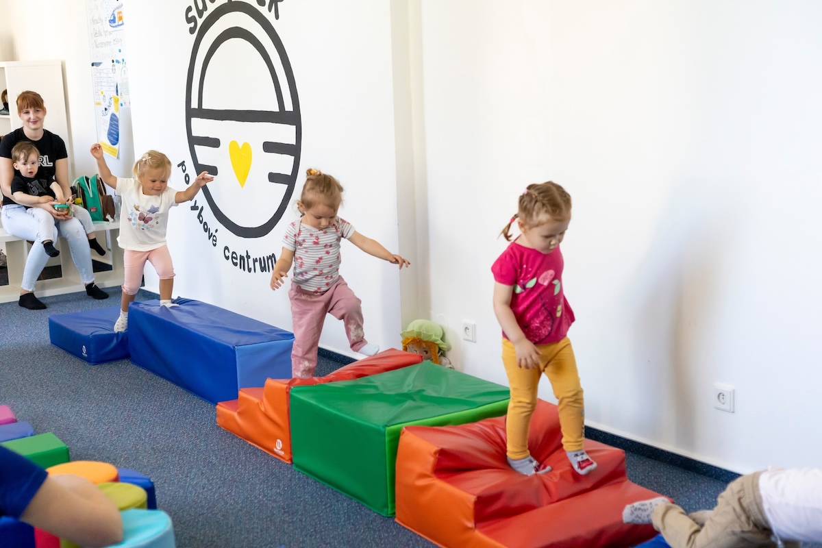 Cvičení s dětmi - překážková dráha