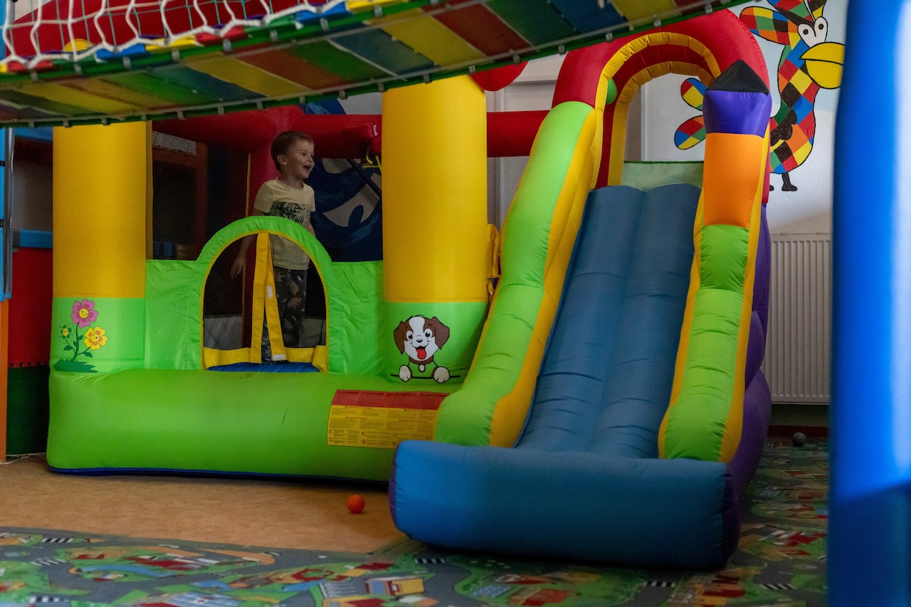 Dětské hřiště v Sudýnku - skákací hrad